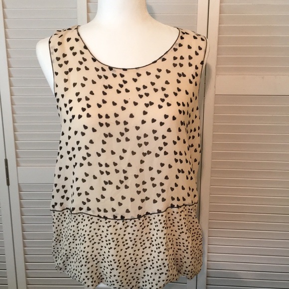 Max Studio Tops - 🌻Max Studio Heart Print Blouse. Elegant. Timeless